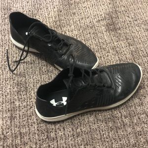 Women's leather UNDER ARMOR shoes